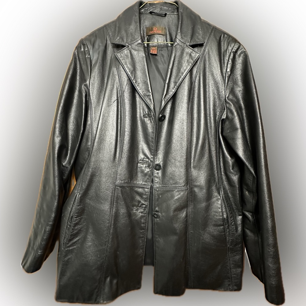 Danier Women’s Black Leather Jacket